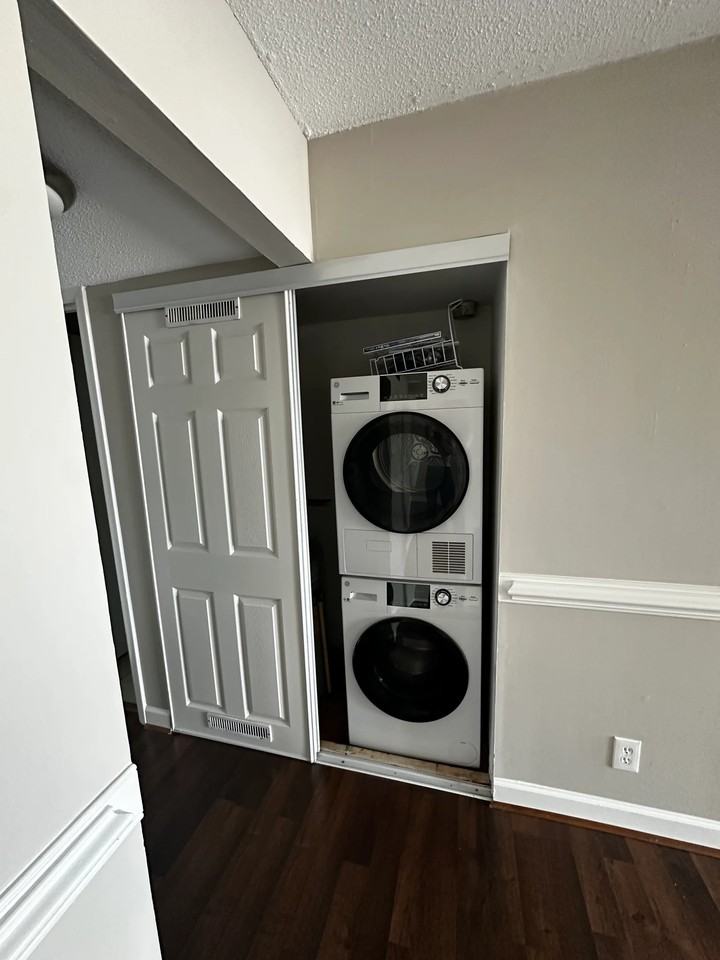 2313 W Great Neck Rd #306 - Photo 4 of 12