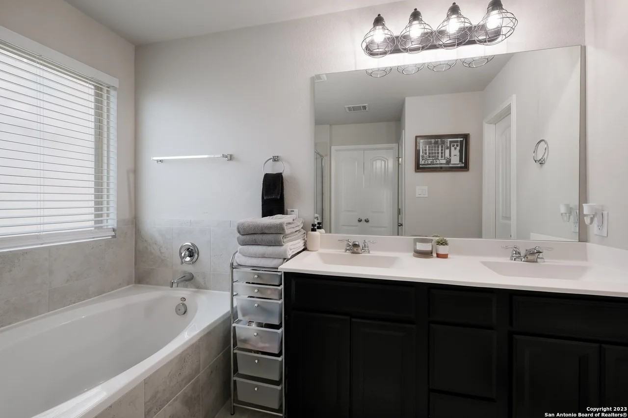 6834 Dashmoor Crk #5 - Photo 7 of 8