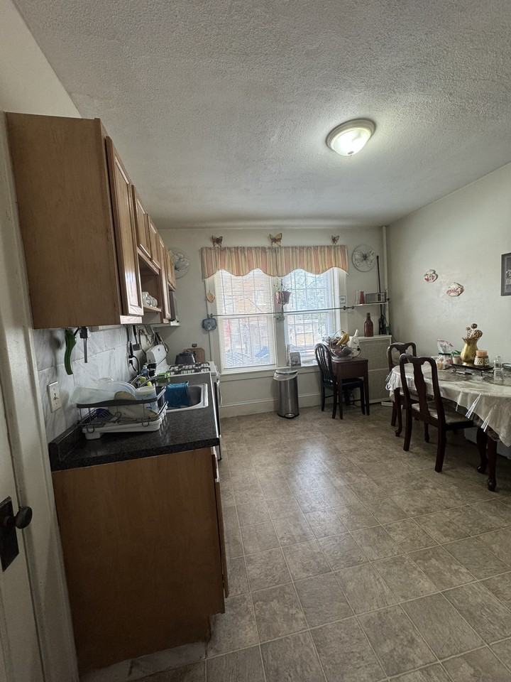 329 Beech Street - Photo 3 of 8