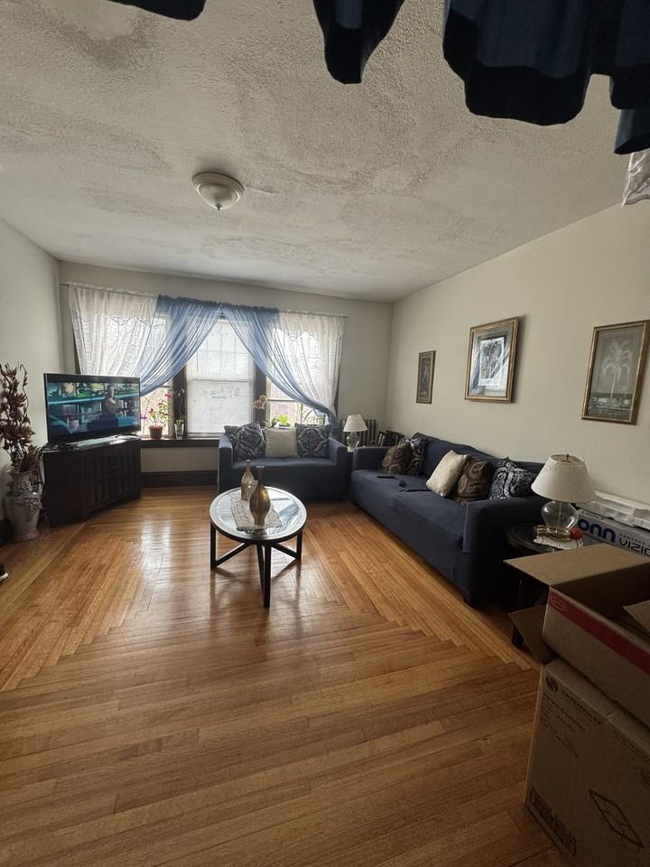 329 Beech Street - Photo 5 of 8