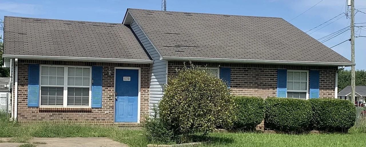 170 Monarch Ln - Photo 2 of 11