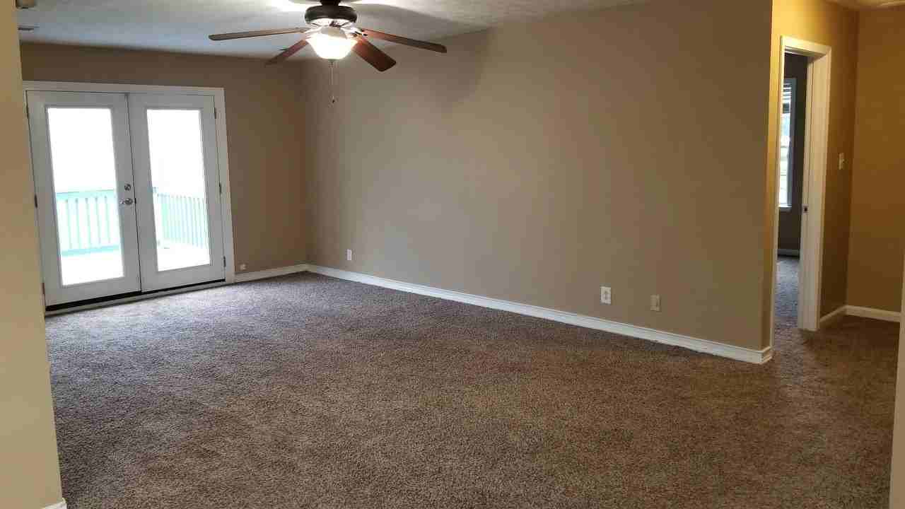 170 Monarch Ln - Photo 4 of 11