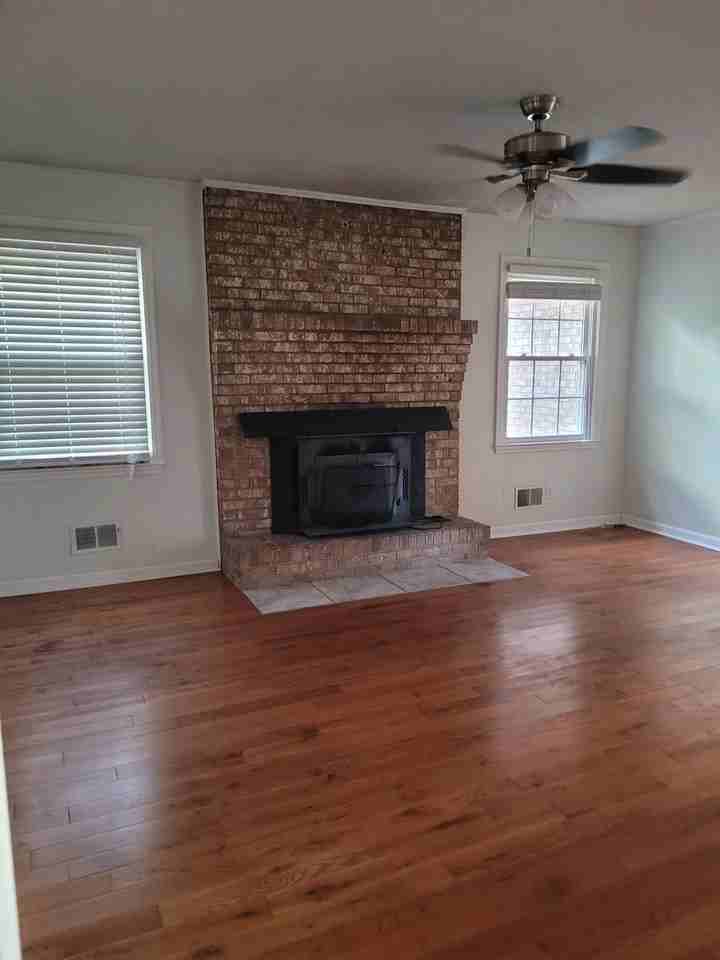 2701A Cliffside Dr - Photo 2 of 12