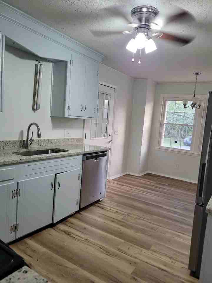 2701A Cliffside Dr - Photo 4 of 12