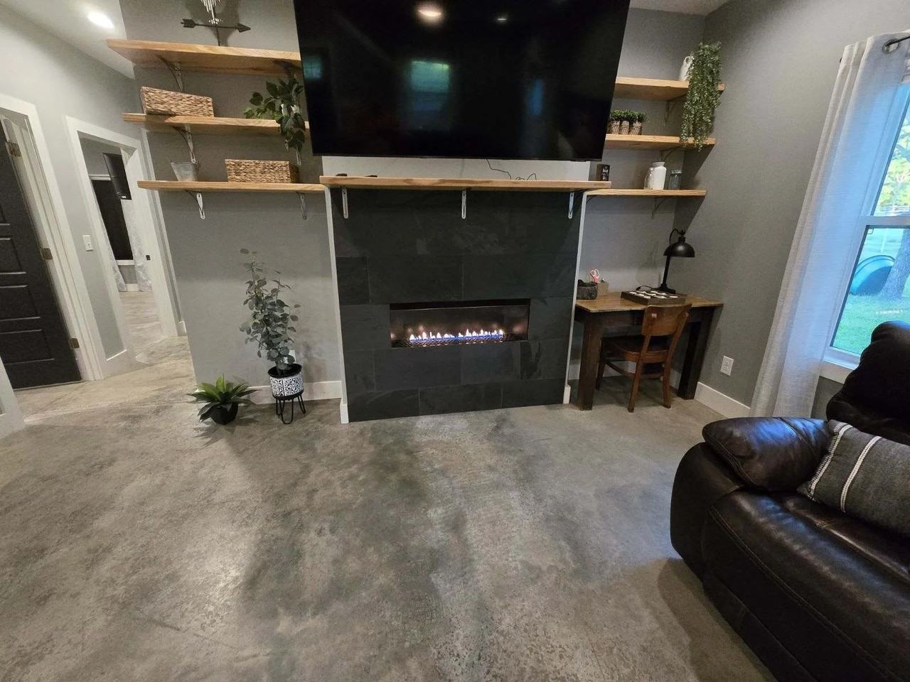 181 Benton St - Photo 6 of 20