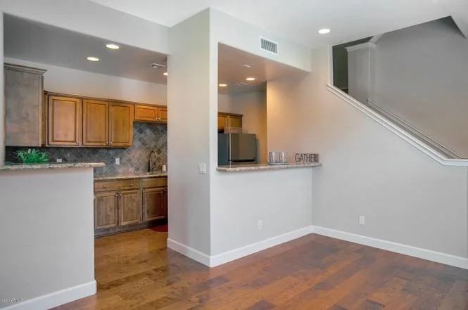 617 S Roosevelt St - Photo 3 of 20