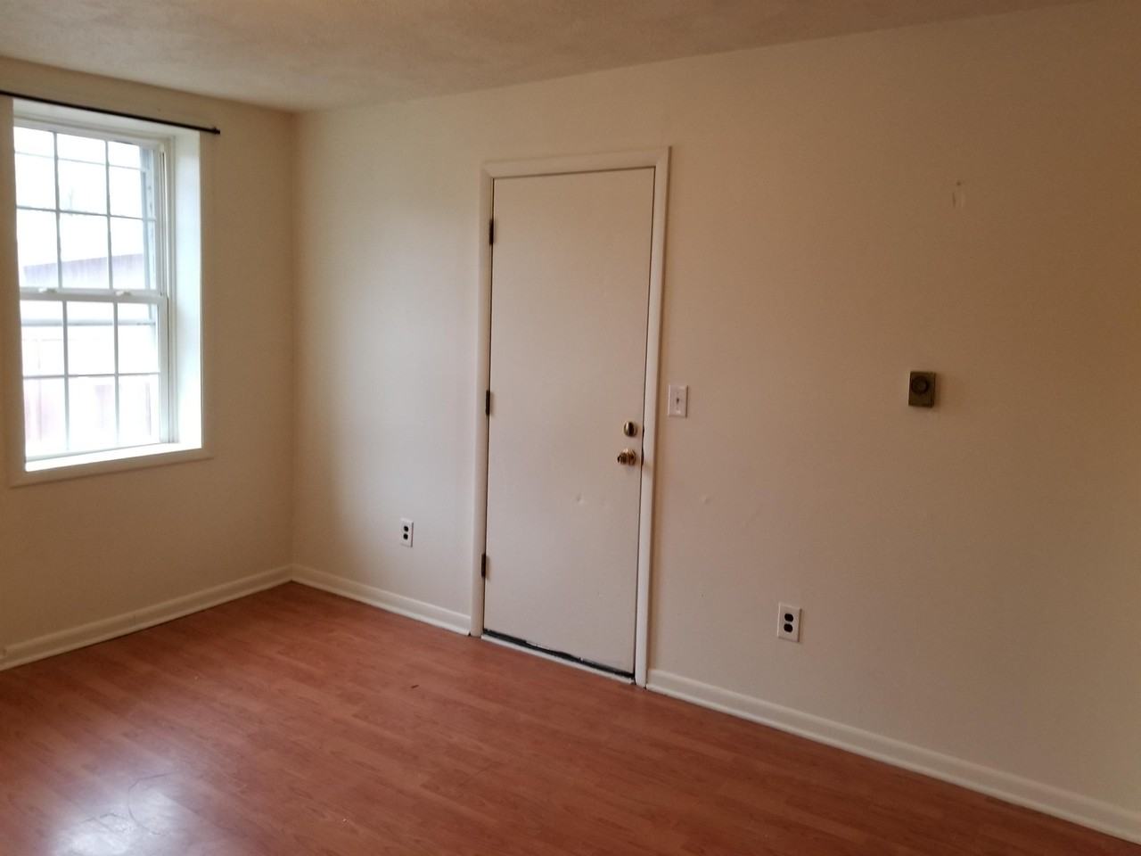 302 East Main Street - Photo 4 of 19
