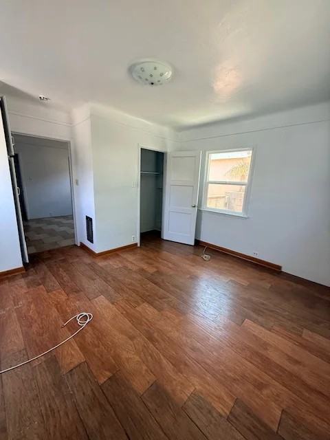 4401 E 52nd St - Photo 3 of 14