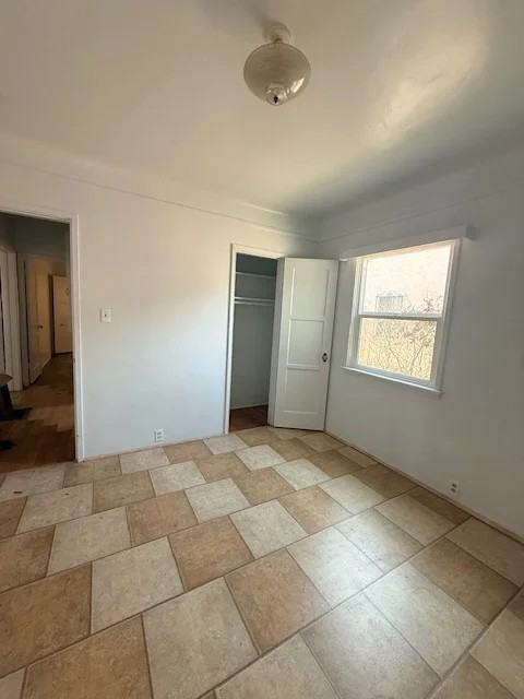 4401 E 52nd St - Photo 5 of 14