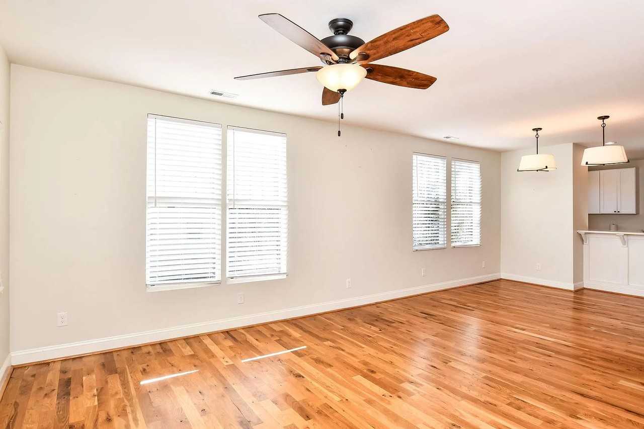 550 Pinckney Ct - Photo 5 of 5