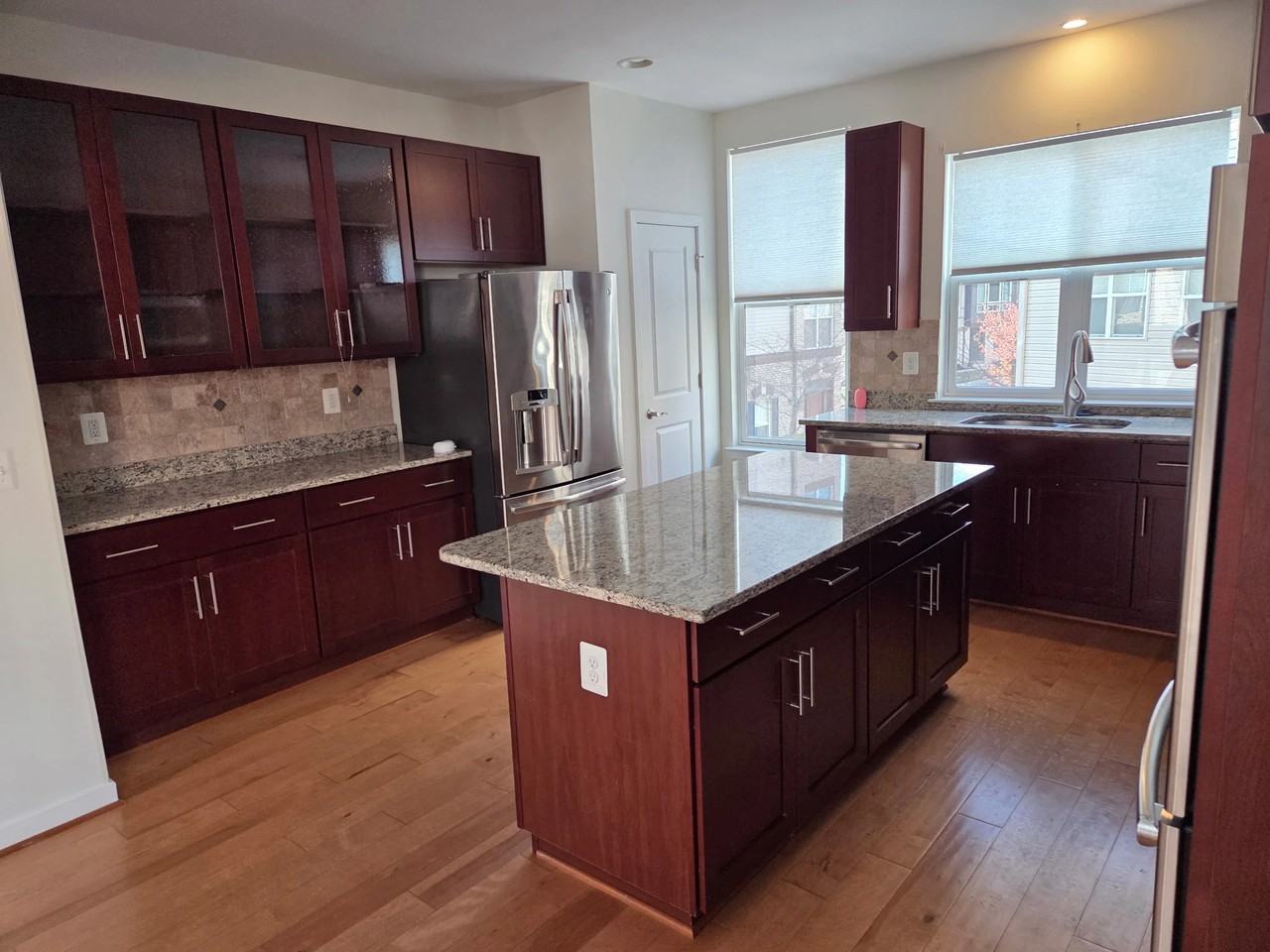 1451 Trafalgar Ln - Photo 5 of 17