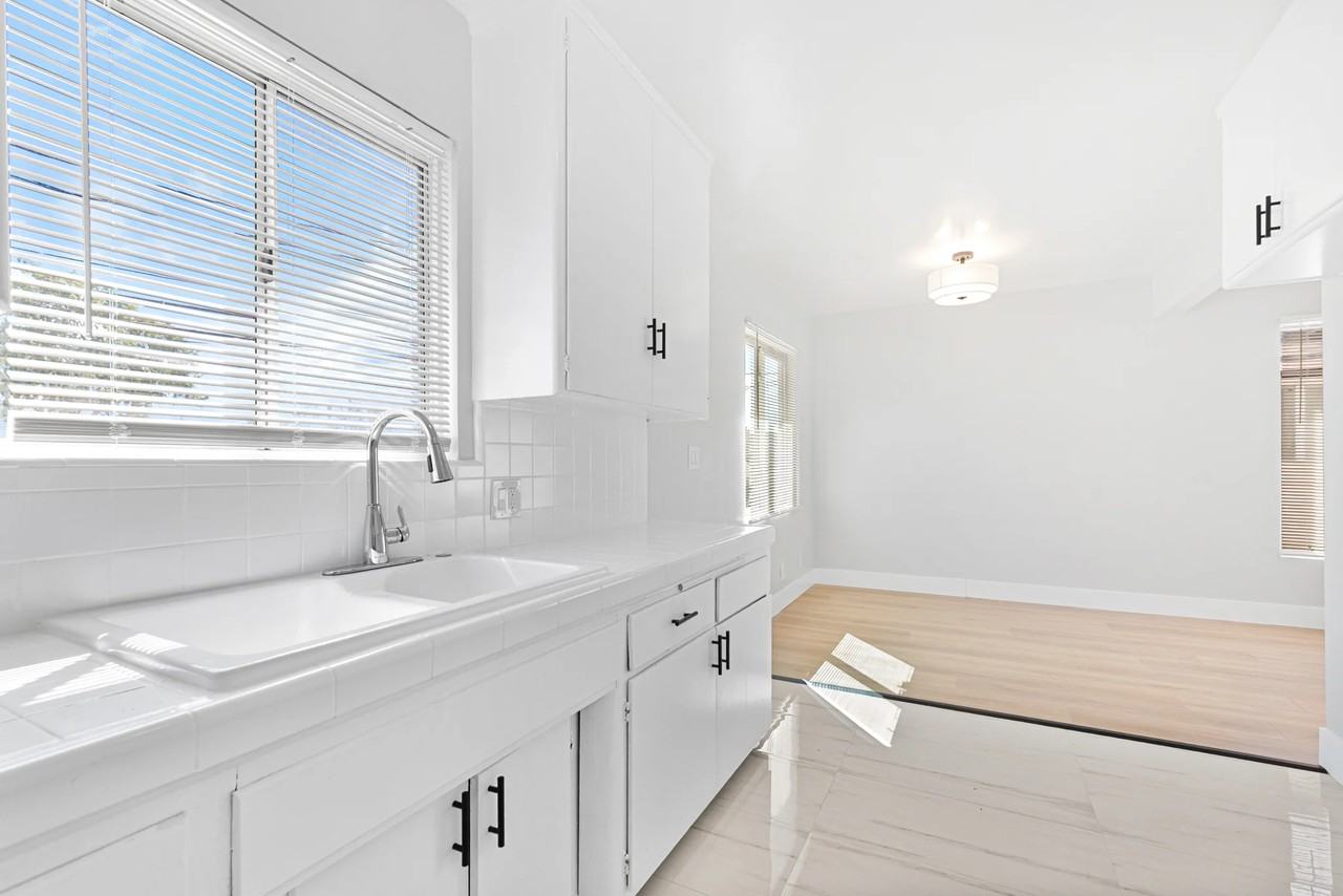 11126 Crenshaw Blvd #5 - Photo 4 of 15