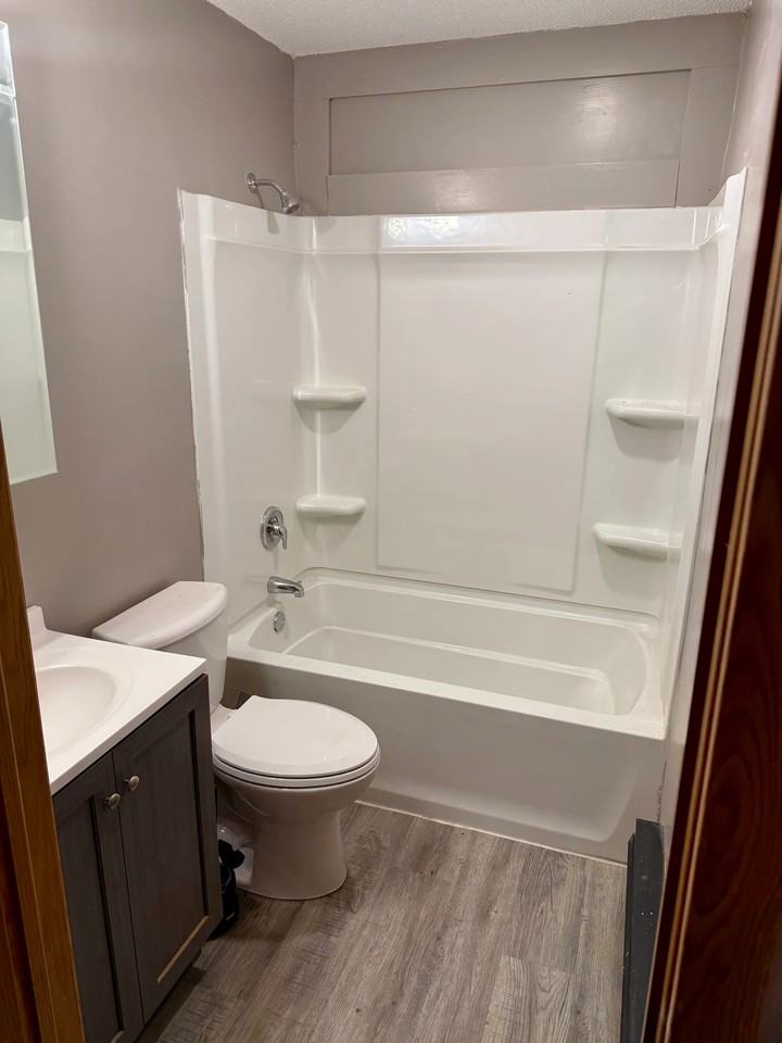 400 2nd Ave N - Photo 4 of 7