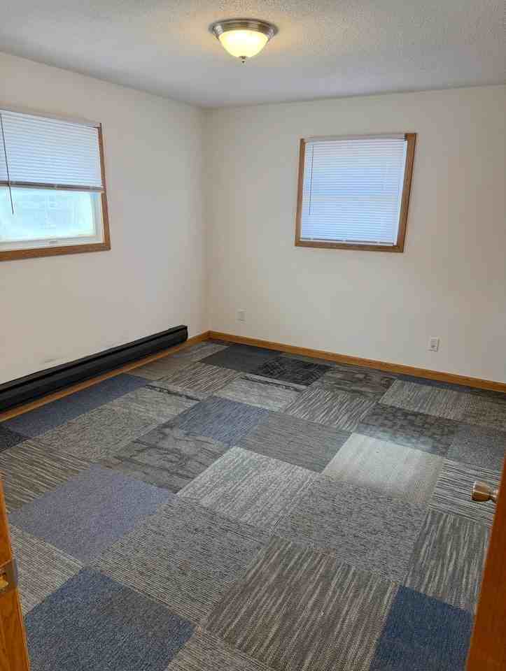 400 2nd Ave N - Photo 6 of 7