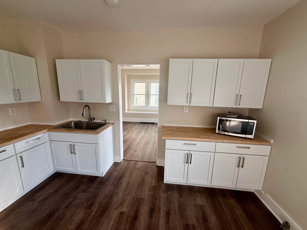 818 N Oakland Ave ##In - Photo 5 of 20