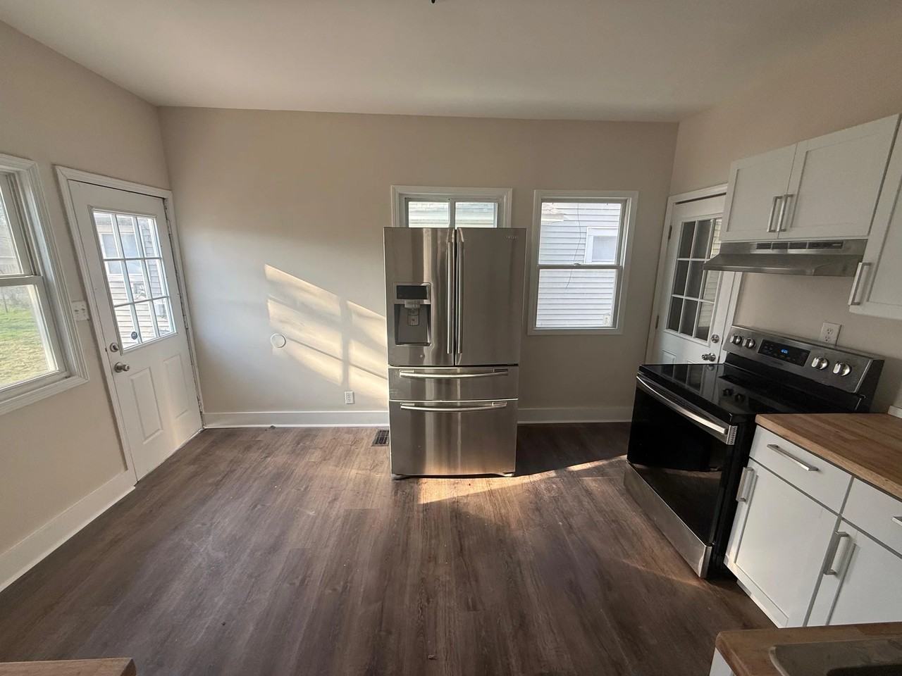 818 N Oakland Ave ##In - Photo 6 of 20