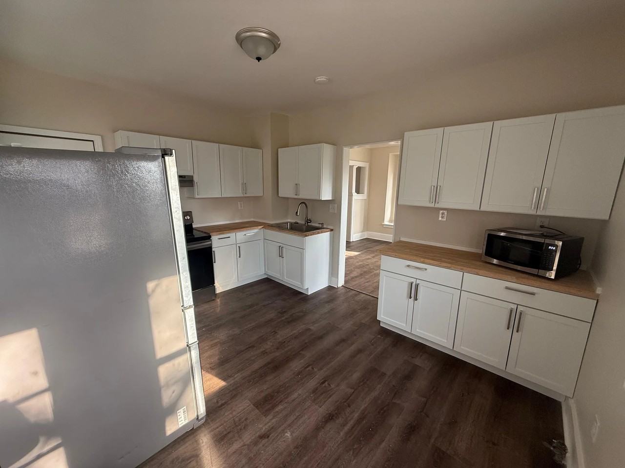 818 N Oakland Ave ##In - Photo 7 of 20