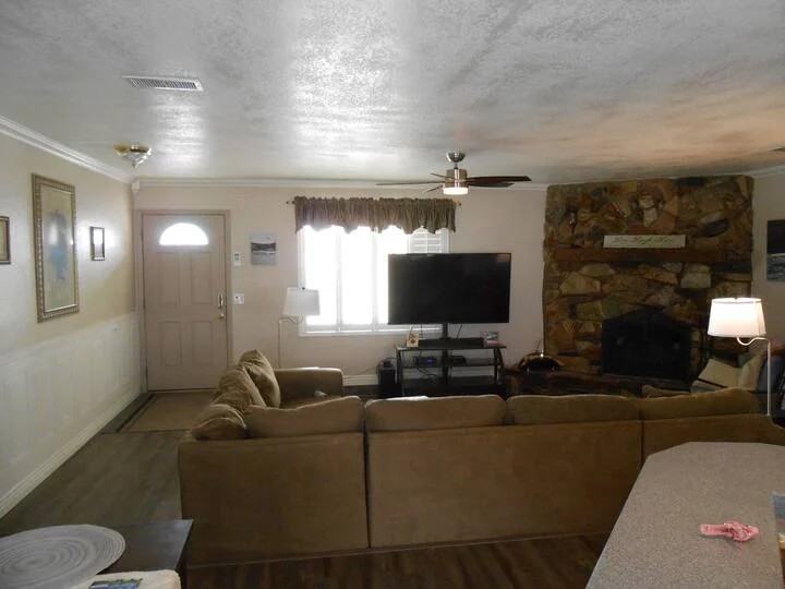 2770 Diablo Dr - Photo 2 of 20