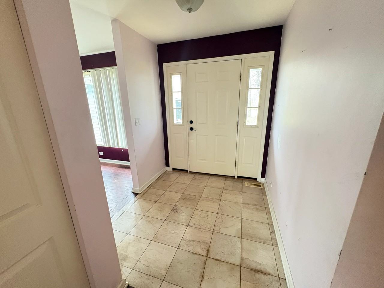 6N730 Manor Ln - Photo 3 of 20