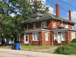 featured image of 406 Rogers Ave N #B