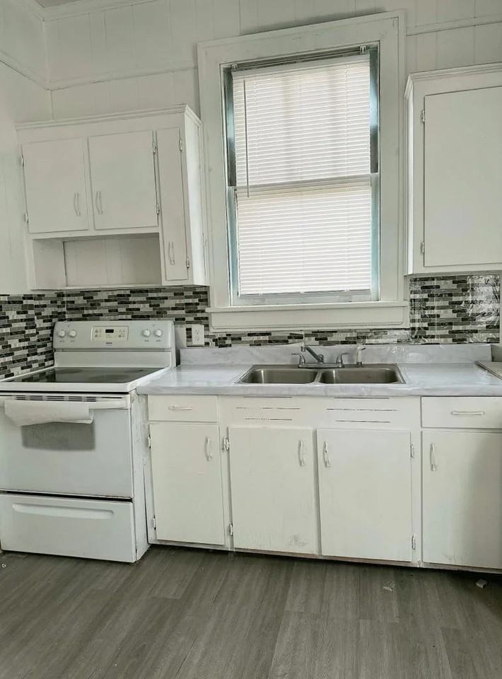 406 Rogers Ave N #B - Photo 3 of 5