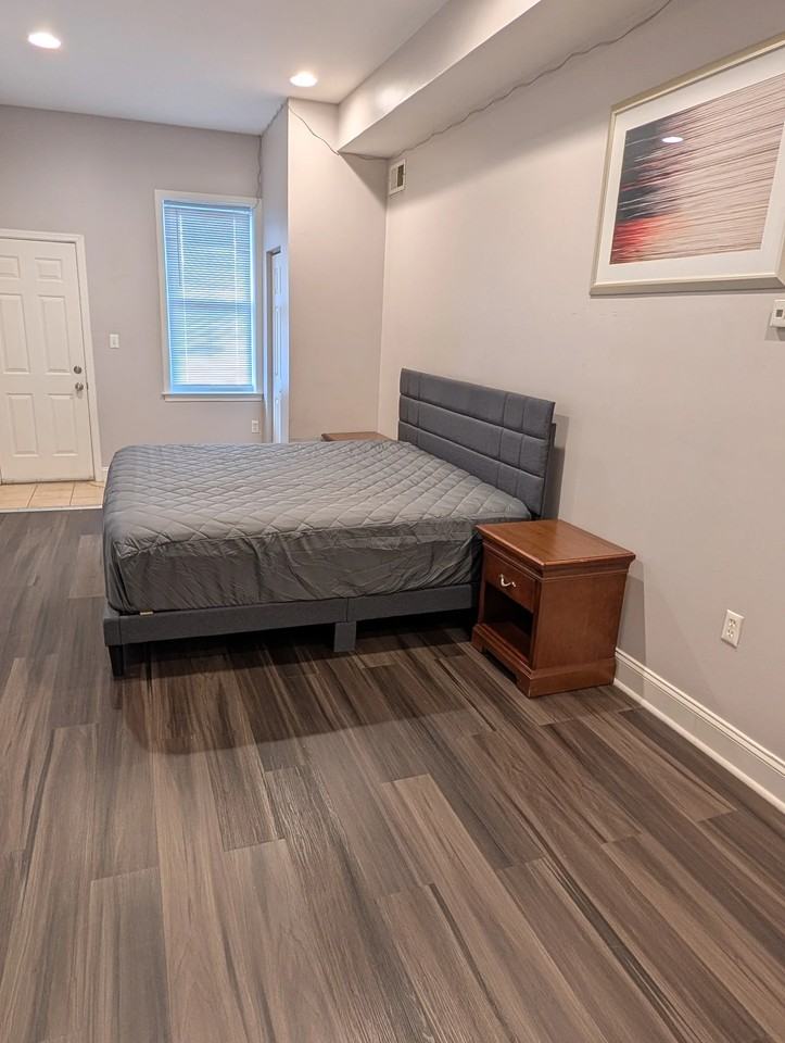 1334 Druid Hill Ave - Photo 3 of 9