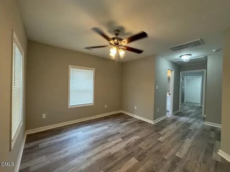 402 Spring Ct - Photo 3 of 7