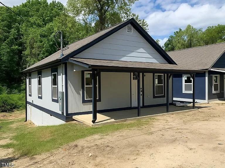 402 Spring Ct - Photo 5 of 7