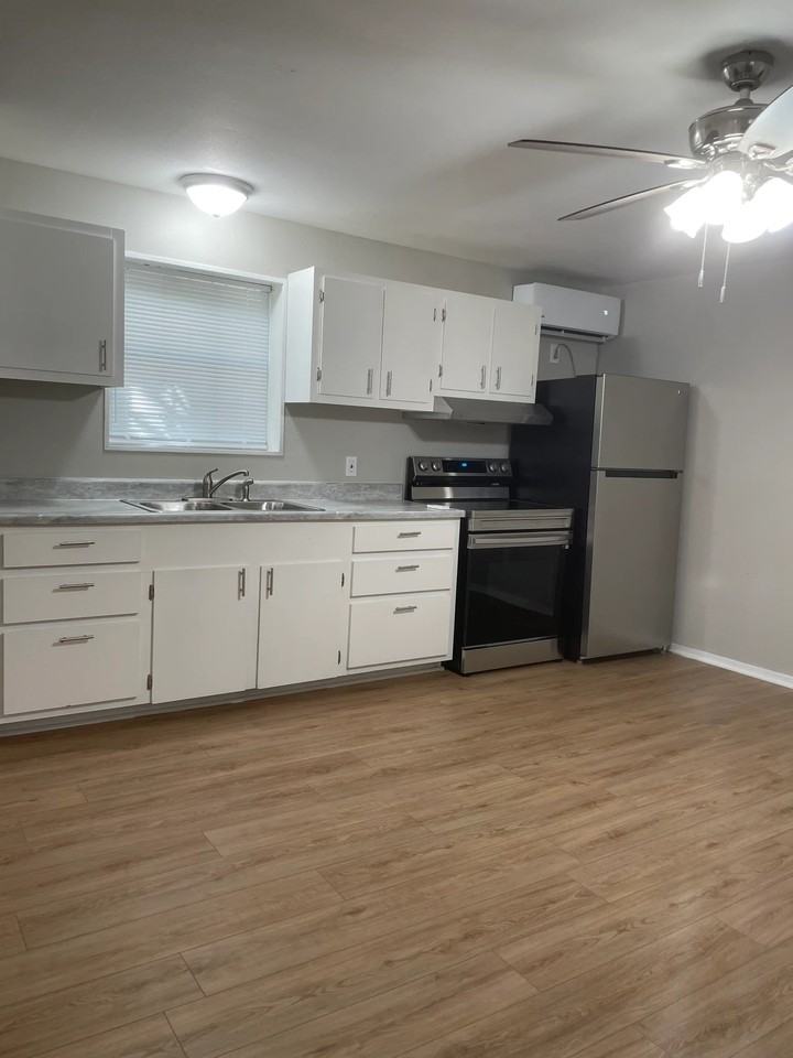 1210 Fm #E - Photo 3 of 6