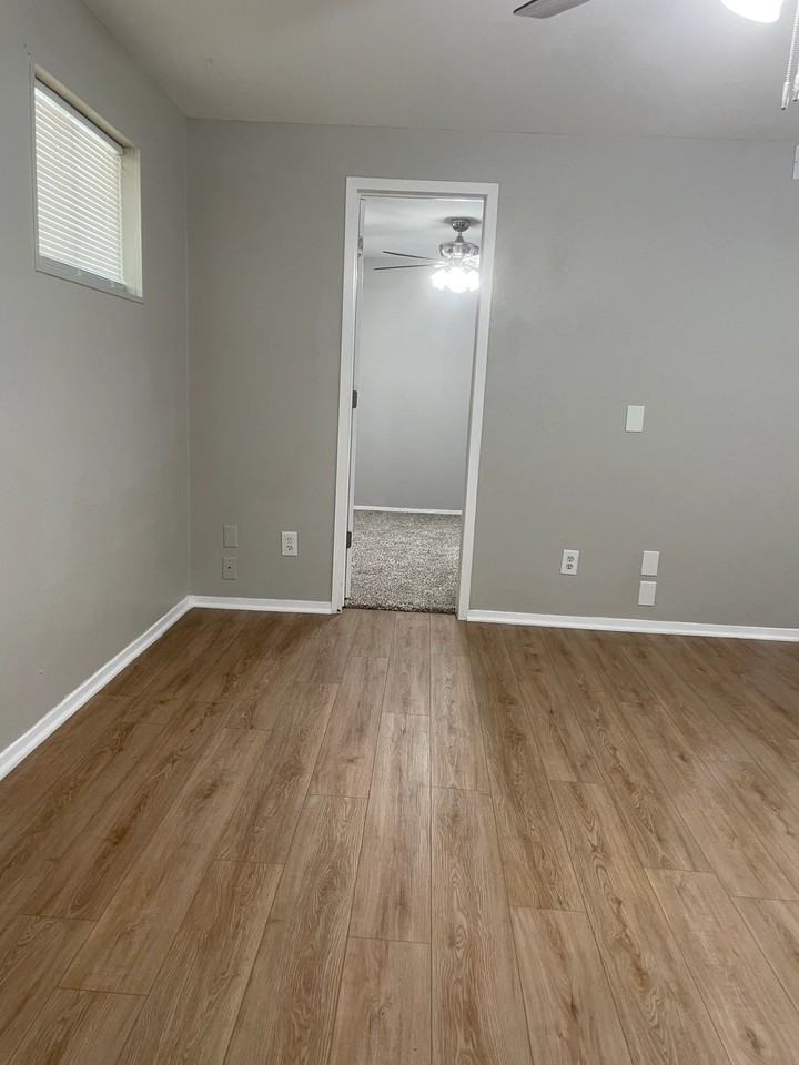 1210 Fm #E - Photo 4 of 6