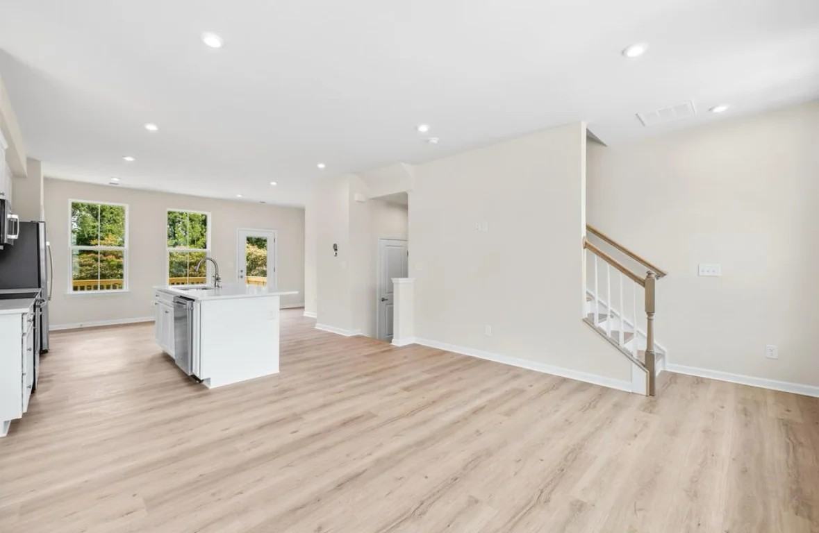 3310 Beeler Ln - Photo 2 of 10