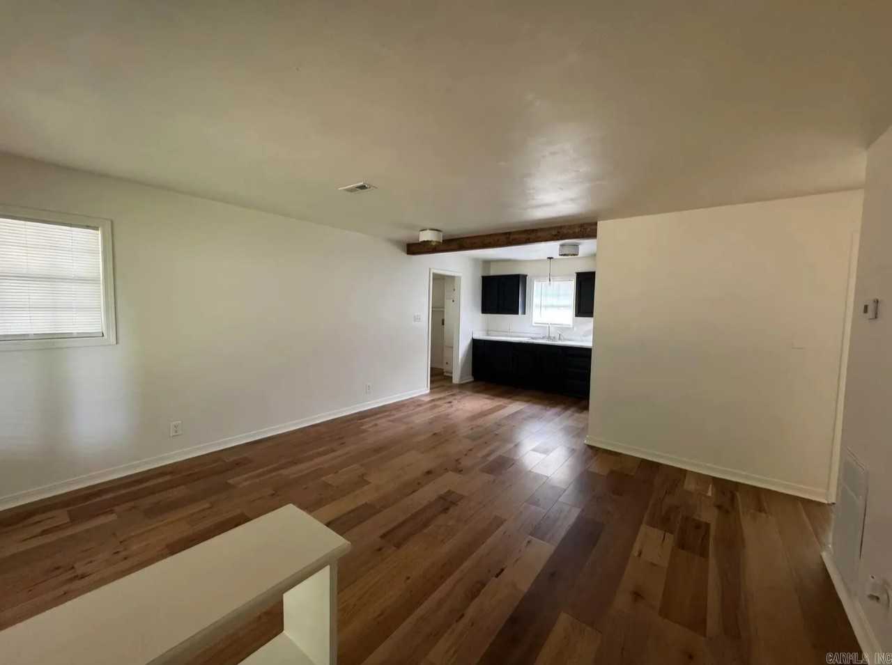 128 Hiawatha Dr - Photo 2 of 13