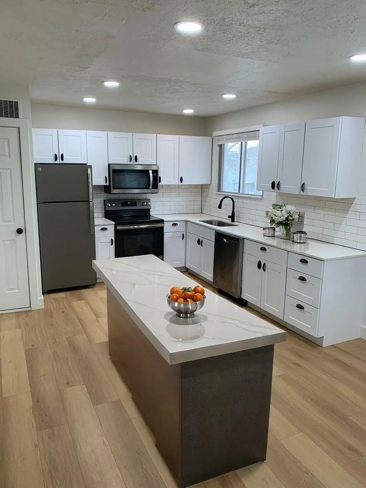 123 S Mcclelland St #3 - Photo 3 of 7