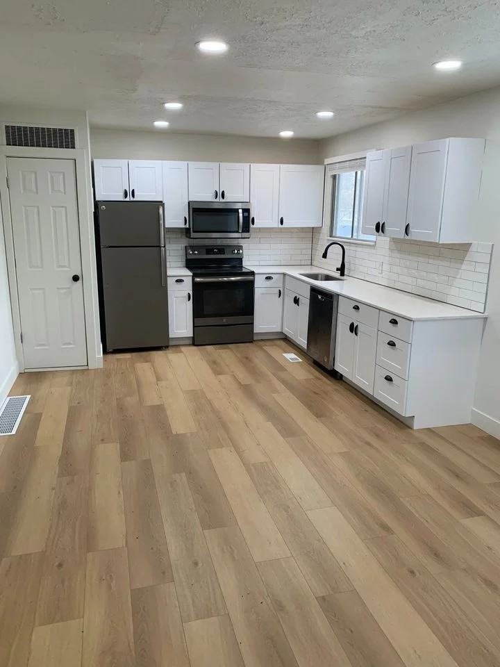 123 S Mcclelland St #3 - Photo 4 of 7