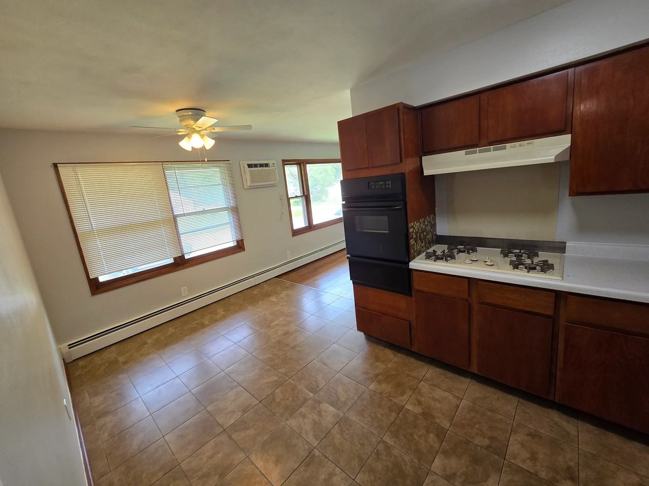 2311 Reed Ave #4 - Photo 3 of 7