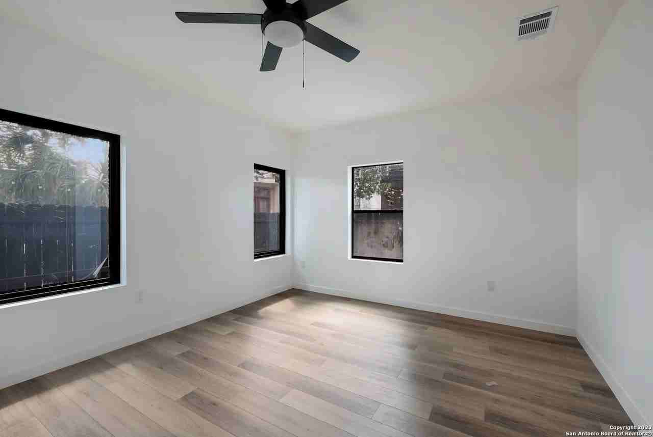 710 Atlanta St - Photo 4 of 18