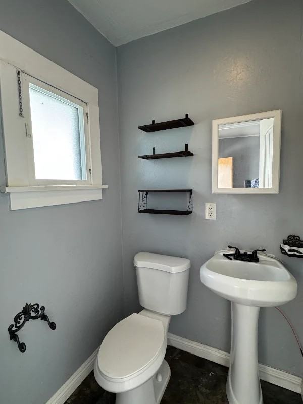 2233 Citrus Ave - Photo 3 of 7