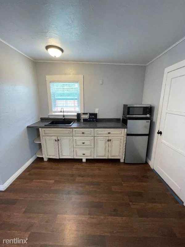 2233 Citrus Ave - Photo 6 of 7