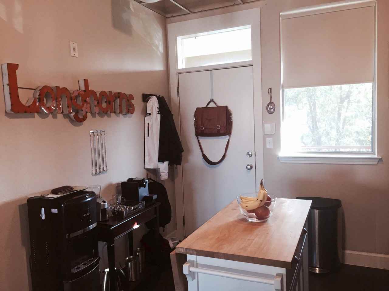 807 E 14th St #102 - Photo 3 of 8