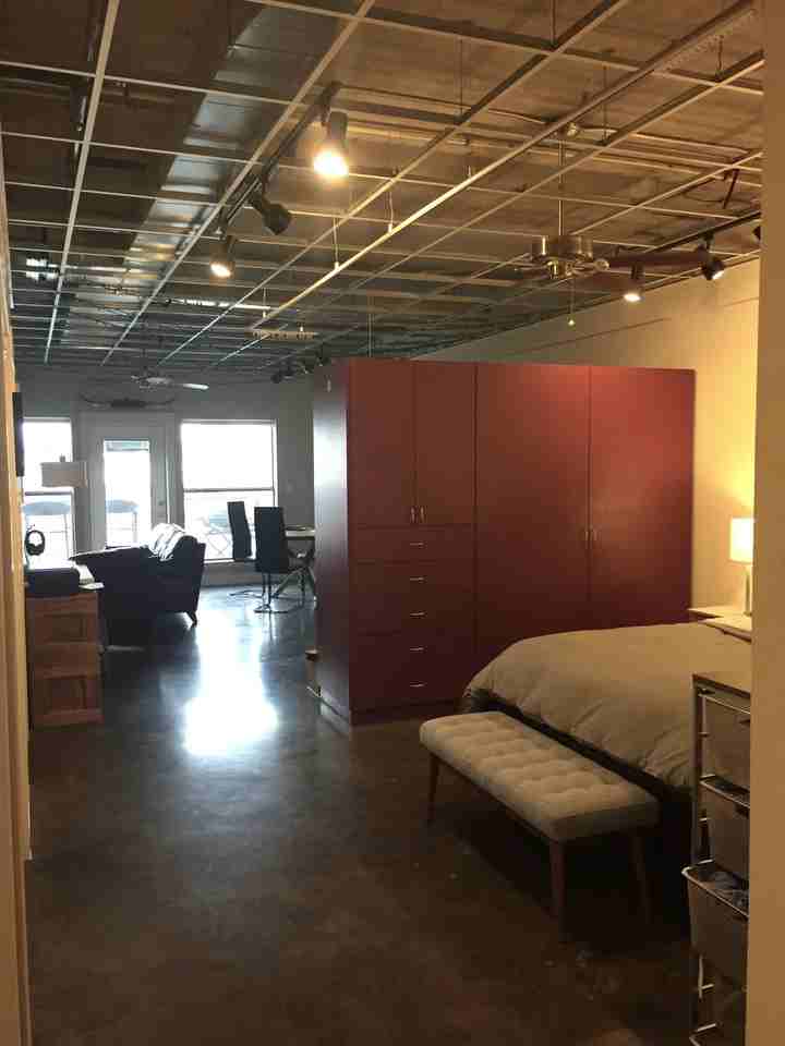 807 E 14th St #102 - Photo 4 of 8