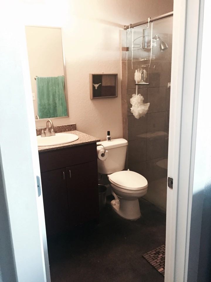 807 E 14th St #102 - Photo 7 of 8