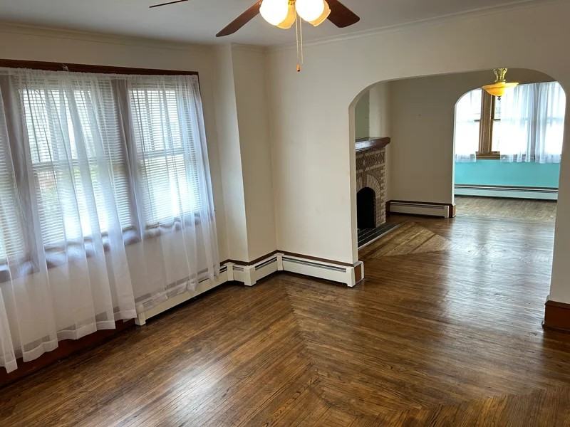 258 Buttonwood St - Photo 2 of 11