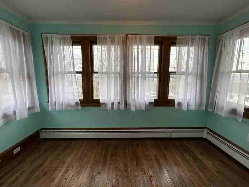 258 Buttonwood St - Photo 5 of 11