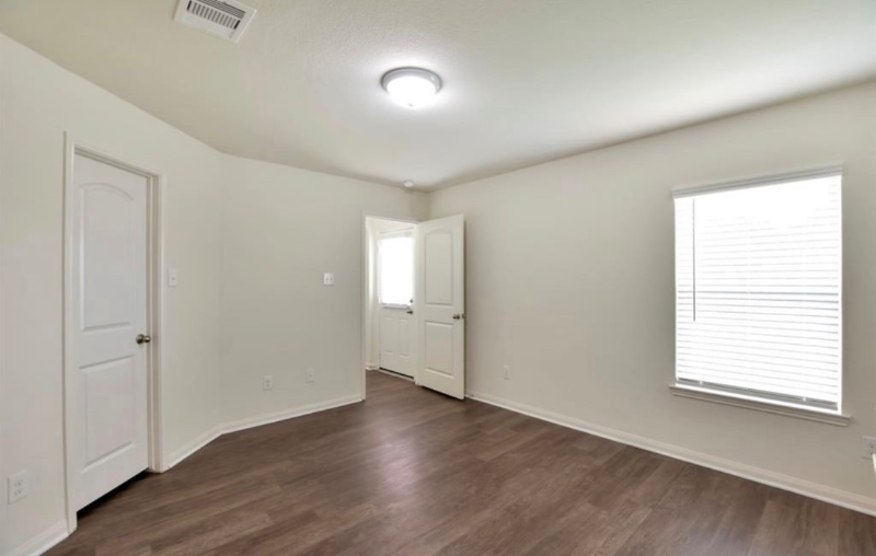 15418 Hillside Mill Dr - Photo 2 of 7