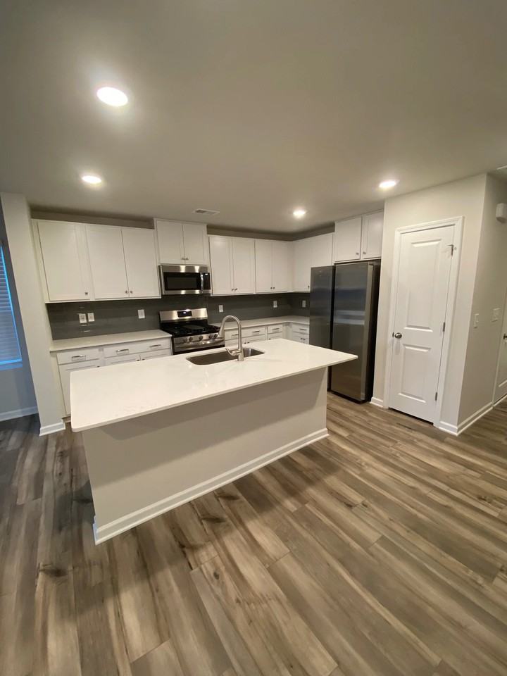 139 Triumph Ave #C - Photo 2 of 15