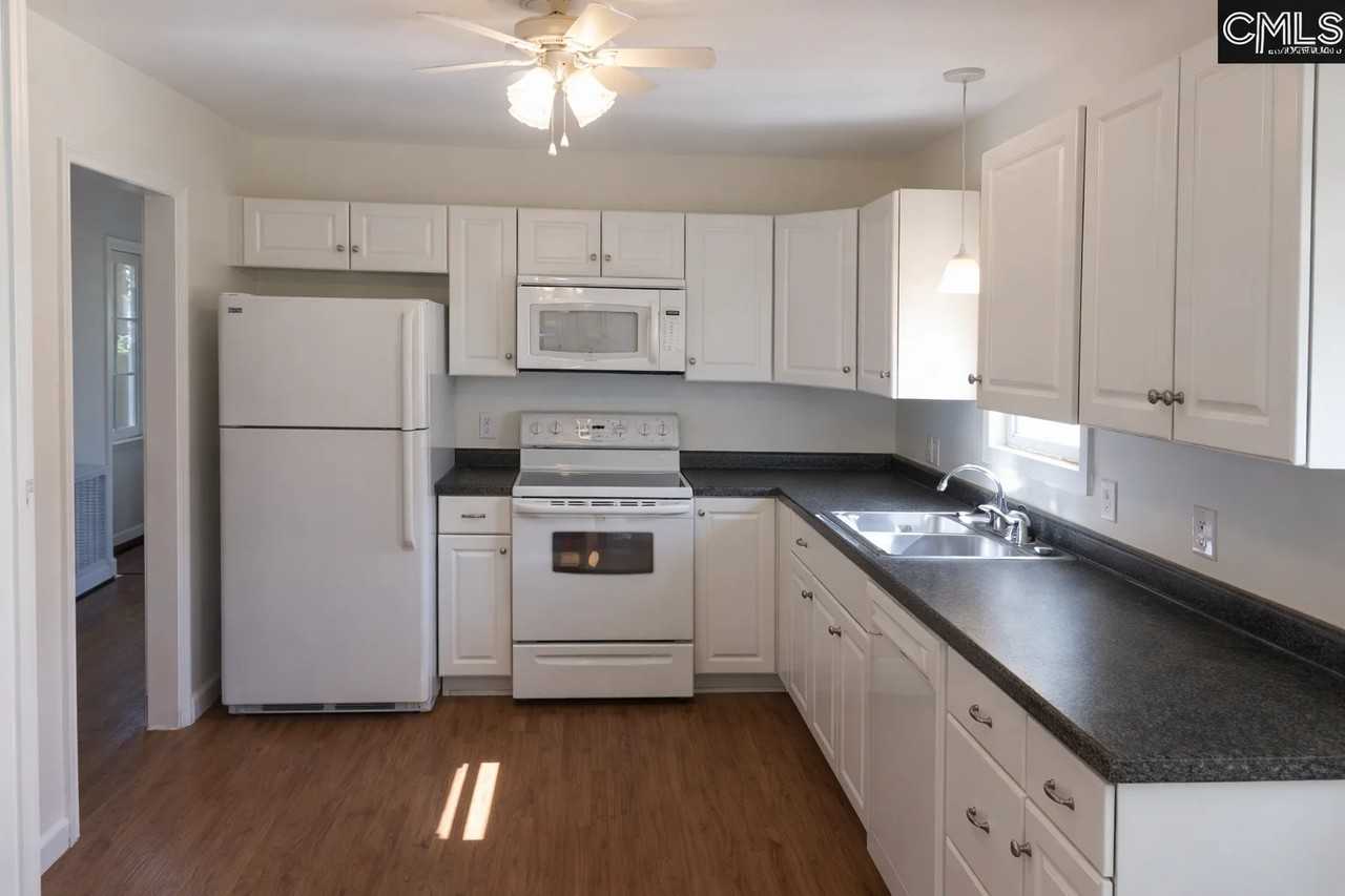 1423 Karlaney Ave - Photo 4 of 10