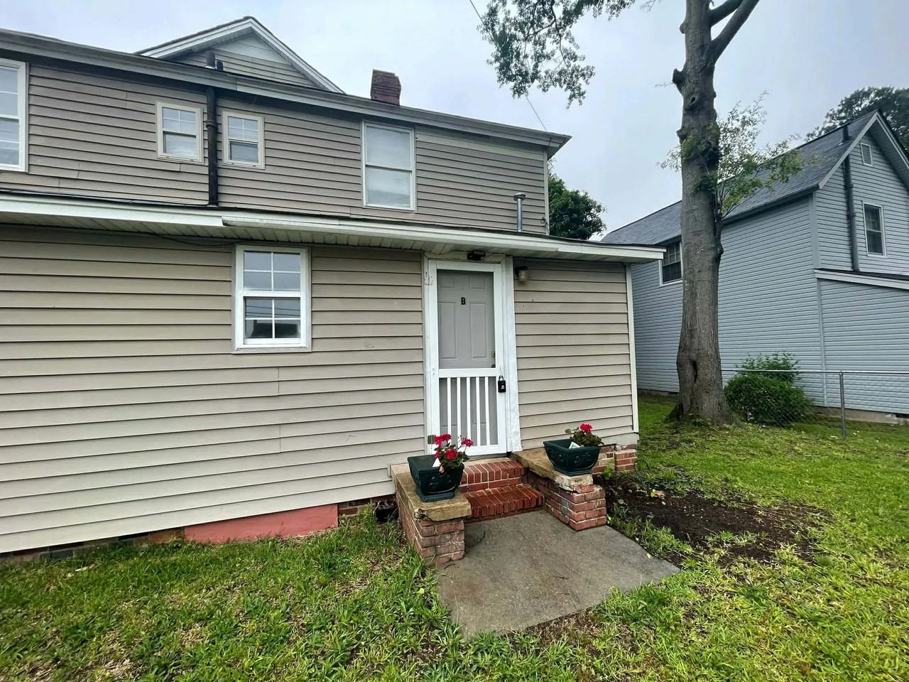 300 Sortwell St #B - Photo 2 of 20