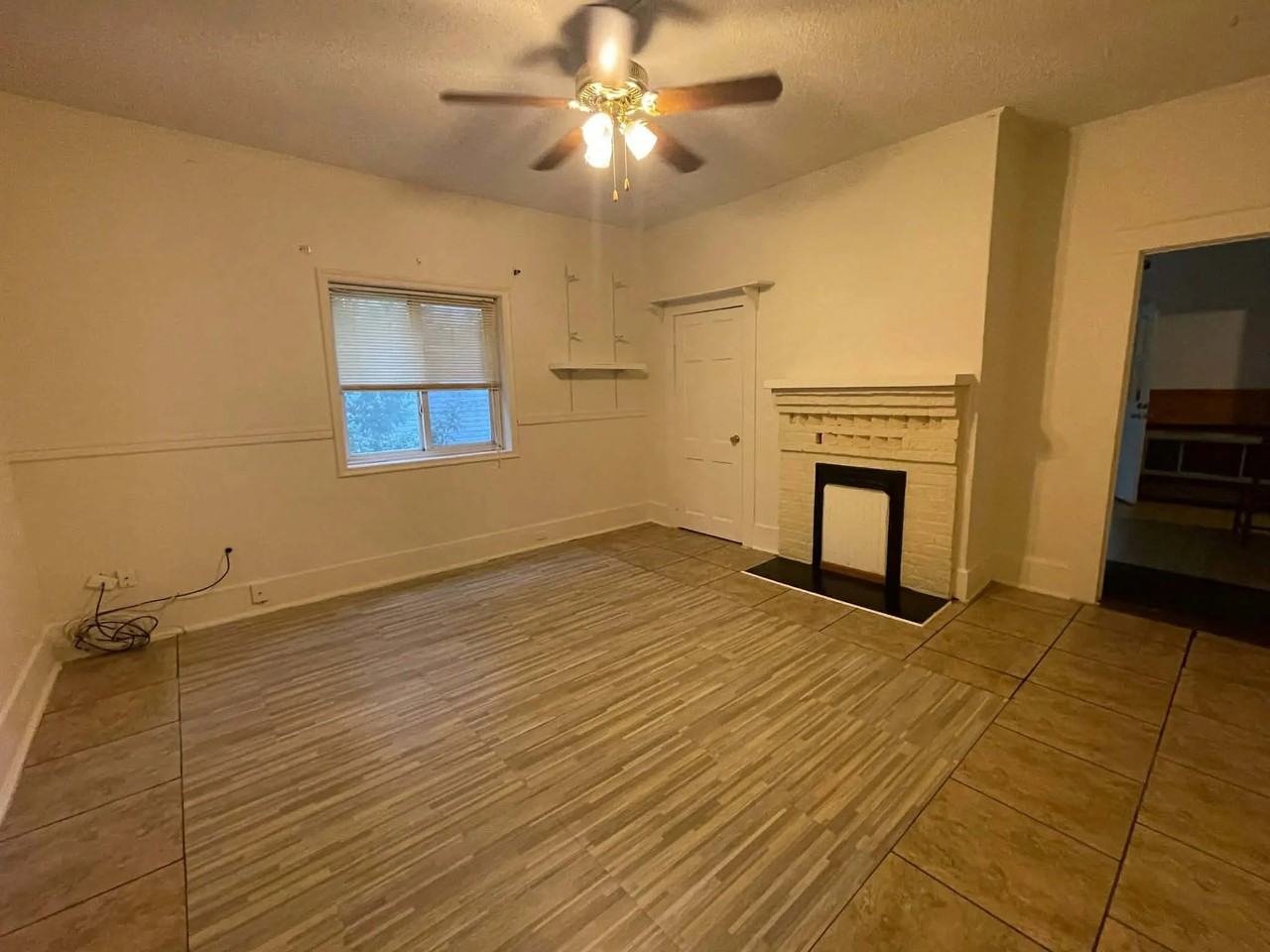 300 Sortwell St #B - Photo 4 of 20