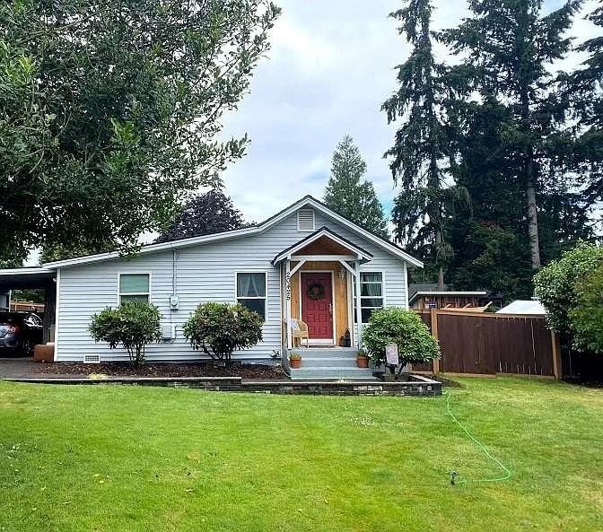 20425 4th Ave S - Photo 2 of 4