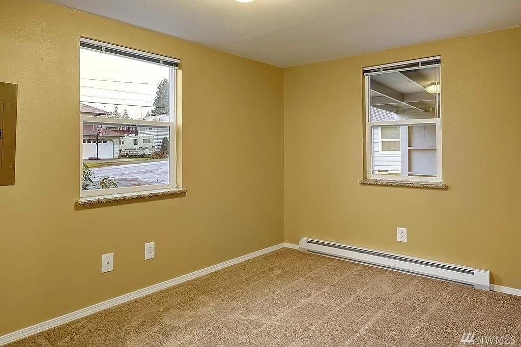 20425 4th Ave S - Photo 3 of 4